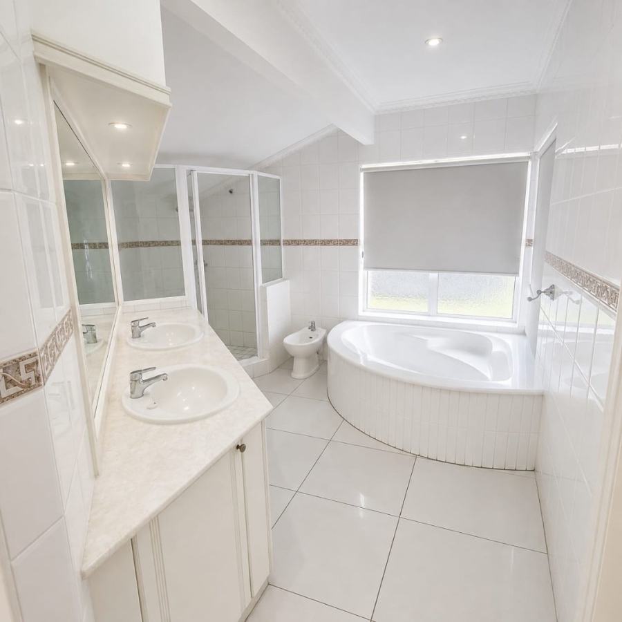 5 Bedroom Property for Sale in Selborne Eastern Cape